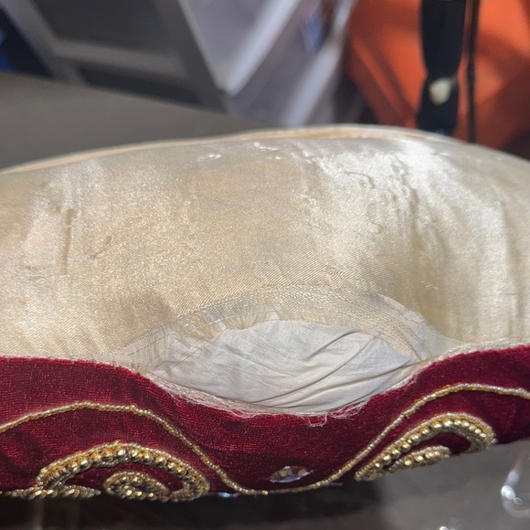 Elegant Red and White Embroidered Cushion - Picture 10 of 12